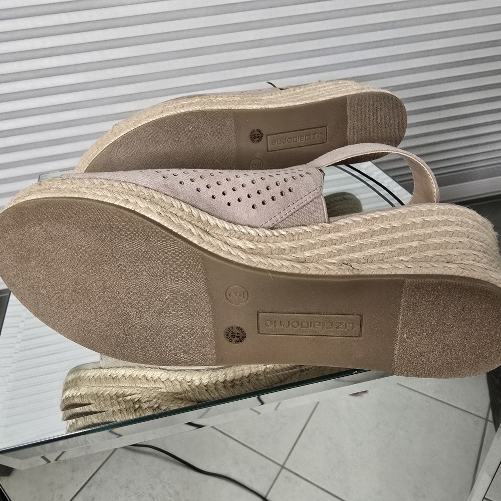 Liz Claiborne  NWT Taupe Hadley Koala  Memory Foam Wedge size 9M - Picture 9 of 16